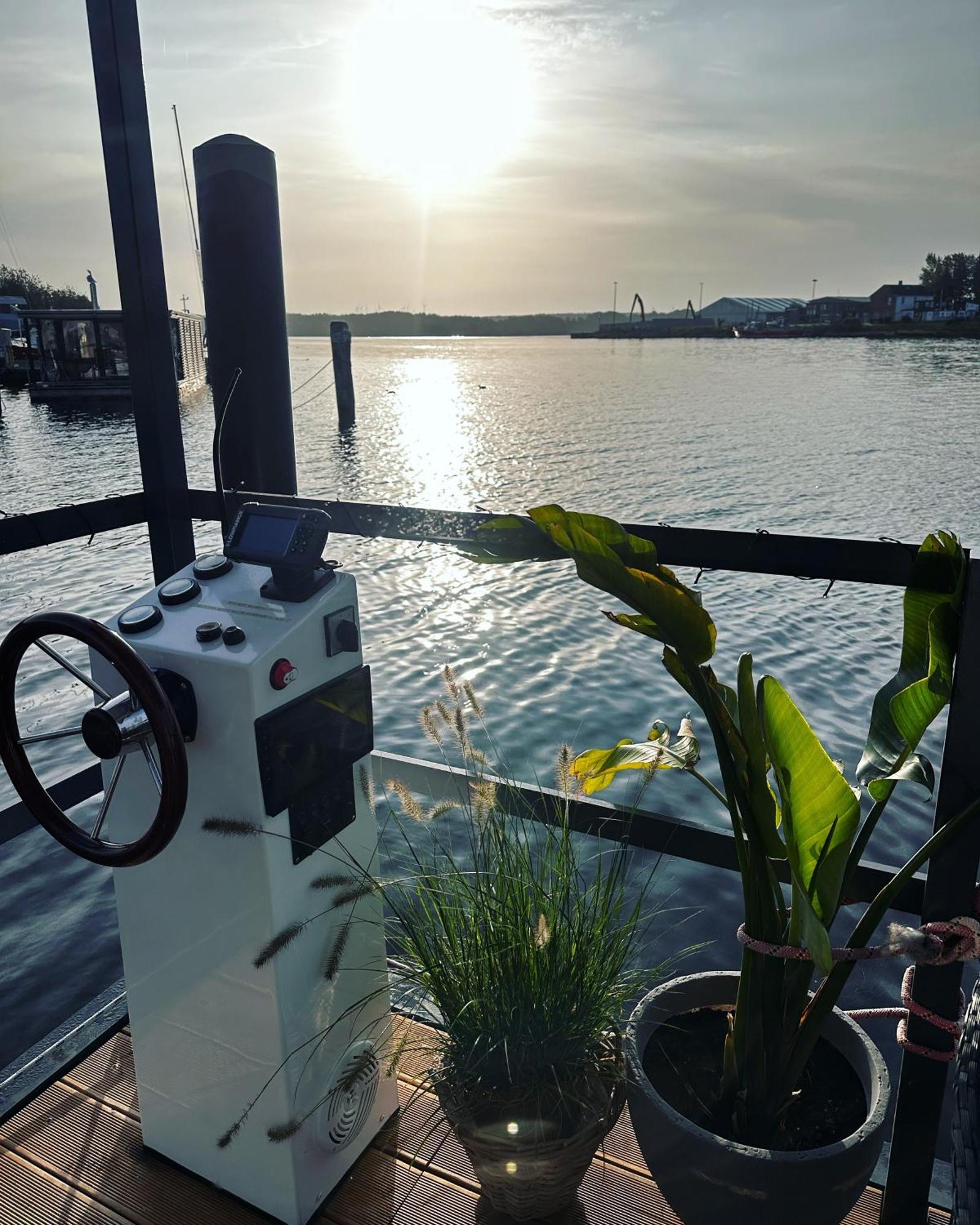 Premium Hausboot Trave Traum Lejlighed Lübeck Eksteriør billede