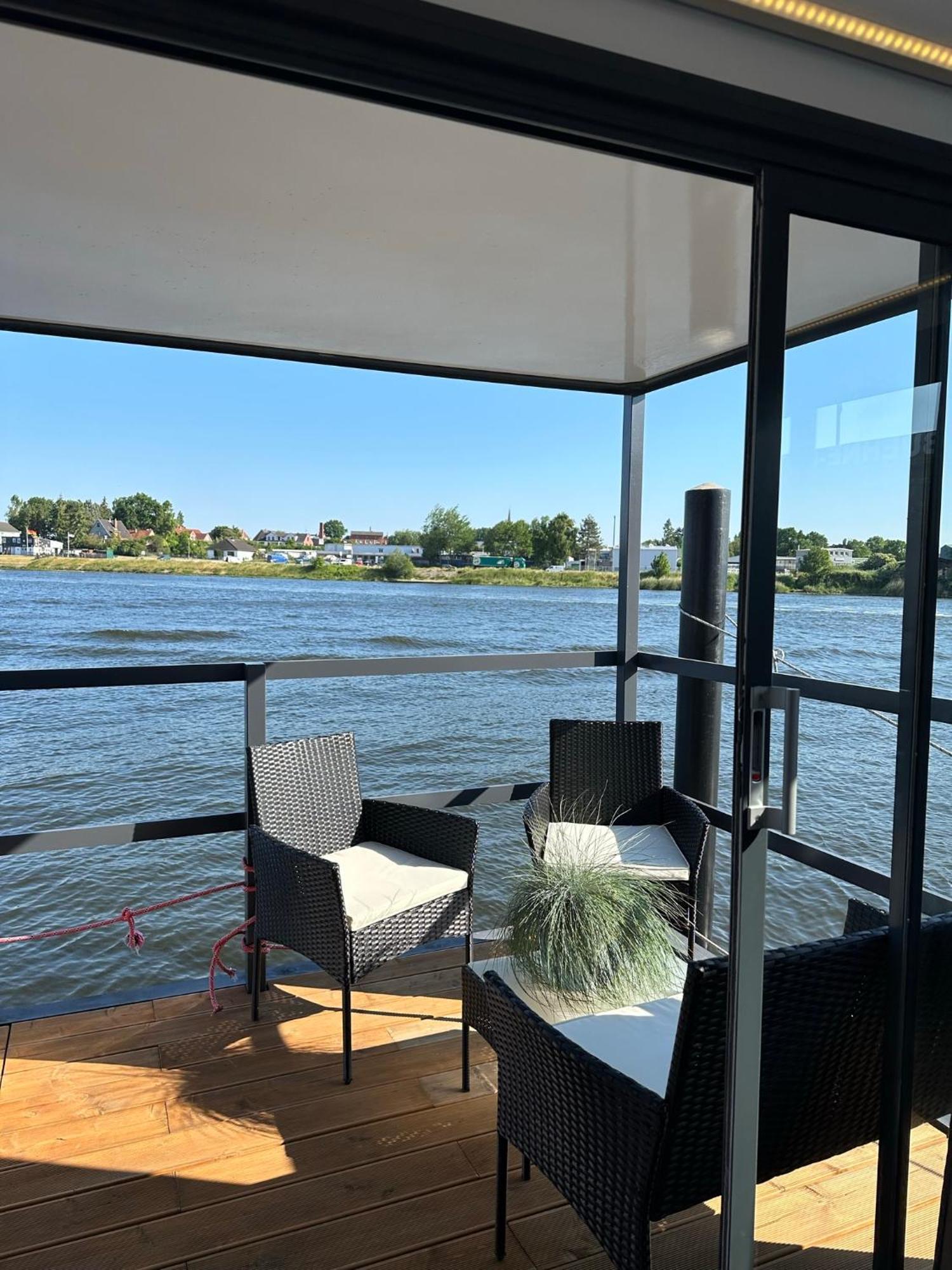 Premium Hausboot Trave Traum Lejlighed Lübeck Eksteriør billede