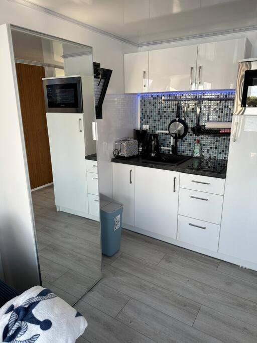 Premium Hausboot Trave Traum Lejlighed Lübeck Eksteriør billede