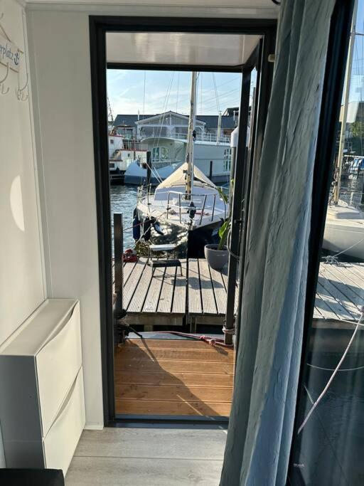 Premium Hausboot Trave Traum Lejlighed Lübeck Eksteriør billede